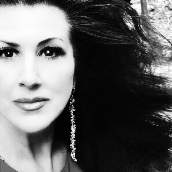 Meet your Posher, Dayna - Picture 1 of 1